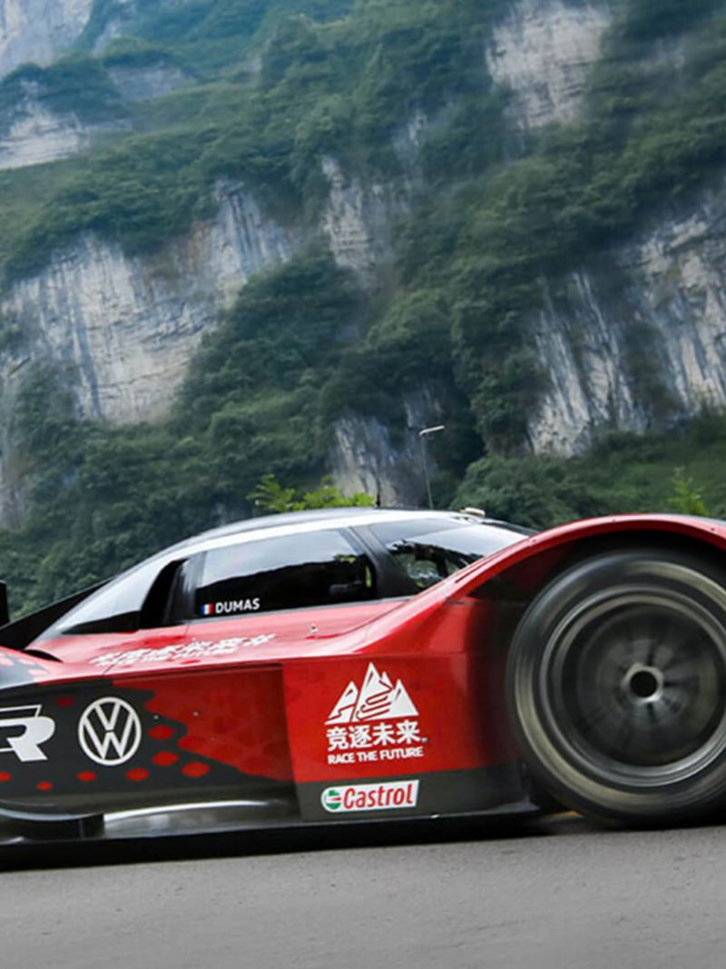 The Volkswagen ID.R in record-breaking form on Tianmen Mountain in China