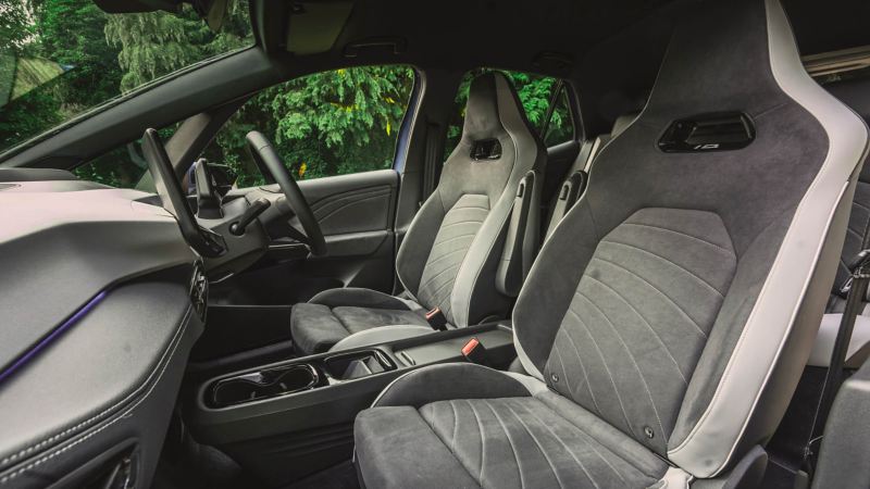 A view of the electric top sports seat of the VW ID.3 with the massage function and high-quality upholstery.