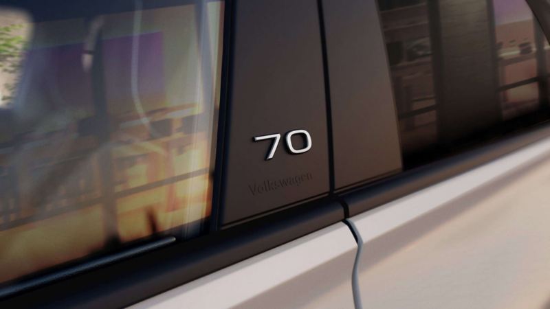 Emblema 70 en Nuevo Jetta 2025, edición 70 aniversario. 