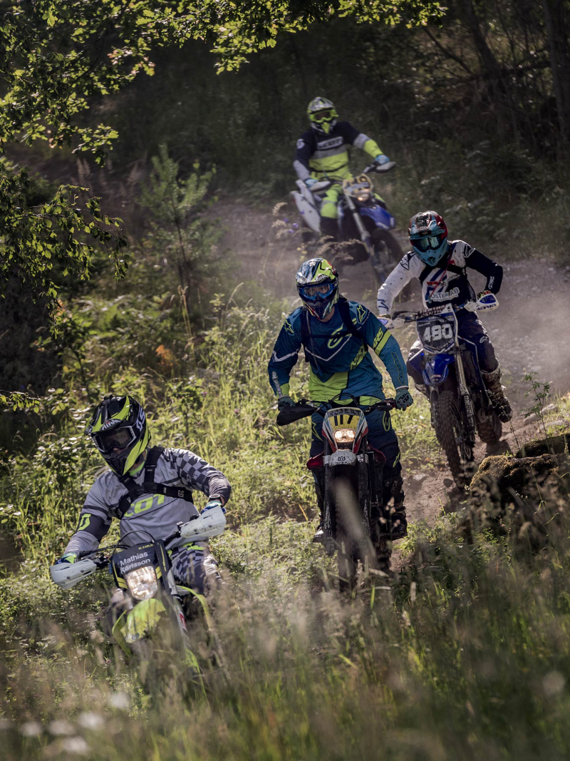 Enduro: full fart i skogen