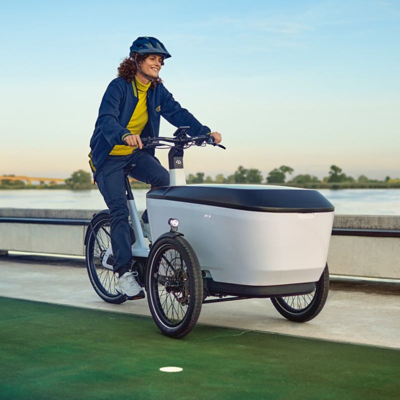 Cargo e-Bike en balade Volkswagen utilitaires