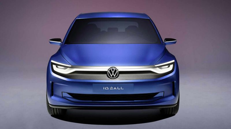 Cofre, luces y parilla de nuevo auto eléctrico Volkswagen ID. 2all en color azul. 