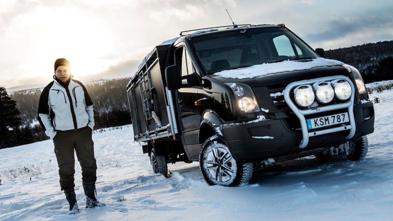 Alf Martin Fjällgren med sin för renskötsel specialbyggda VW Crafter
