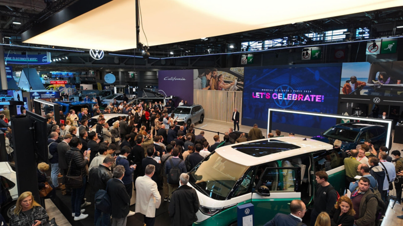 Le stand Volkswagen lors du mondial de l'auto 2024.