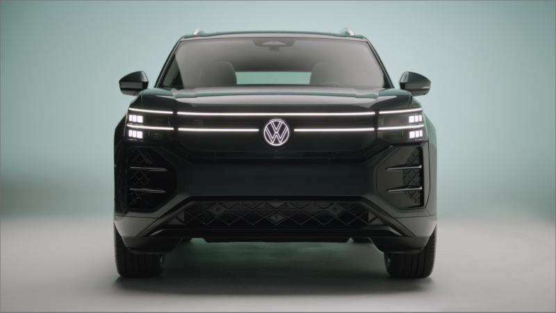 A low front angle shot of the 2027 Atlas. 