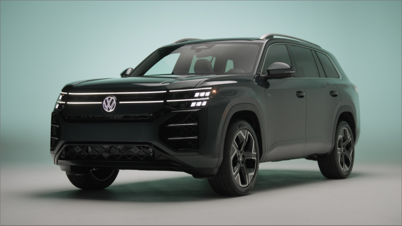 Front three-quarter shot of a 2027 Atlas. 