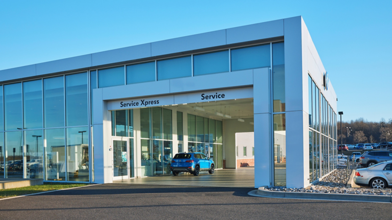 Exterior del edificio del concesionario VW.