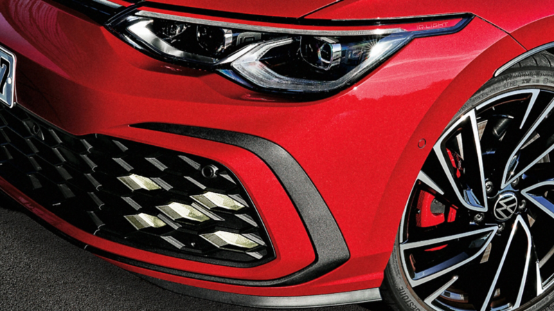 rote Frontzierleiste und Bremssättel vom Golf GTI