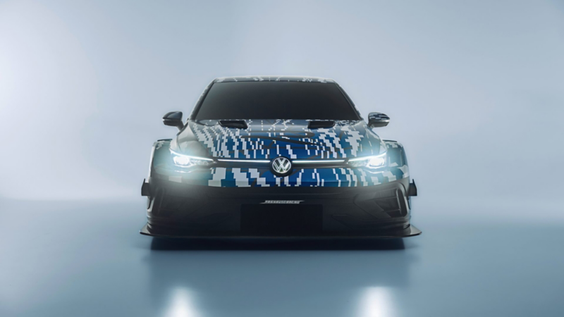 Golf R 24H. Vista frontal de prototipo de competición hecho por Volkswagen para Nürburgring.