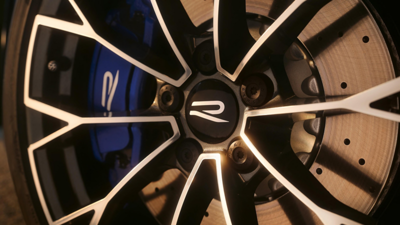 Golf R Black Edition Wheel closeup
