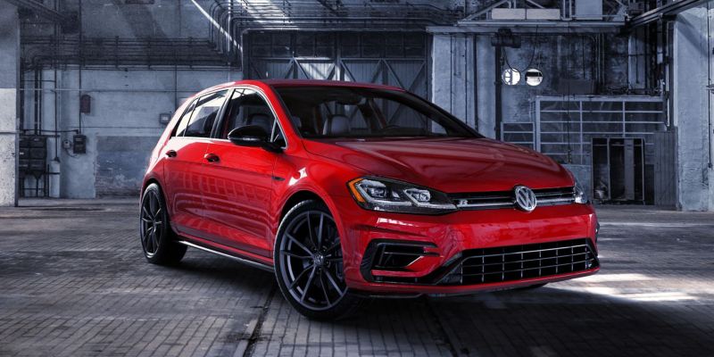 Golf R vs. Golf R | VW Pulse