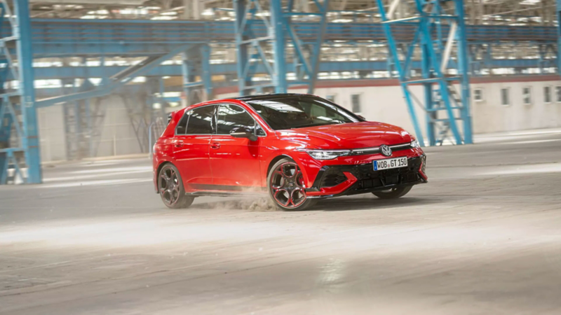 Une Golf GTI Edition 50 en conduite dynamique