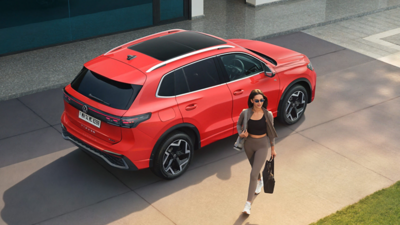 Tiguan R-Line Persimmon Red Metallic