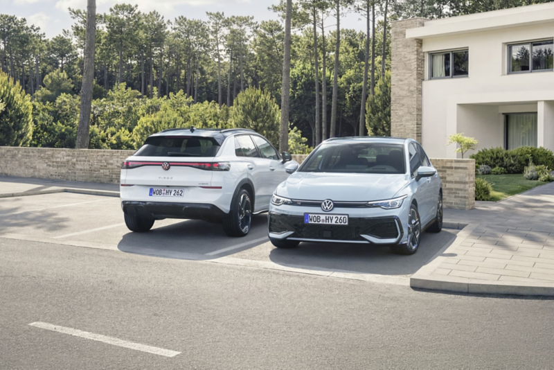 Hybrydowe Volkswageny Golf i T-Roc