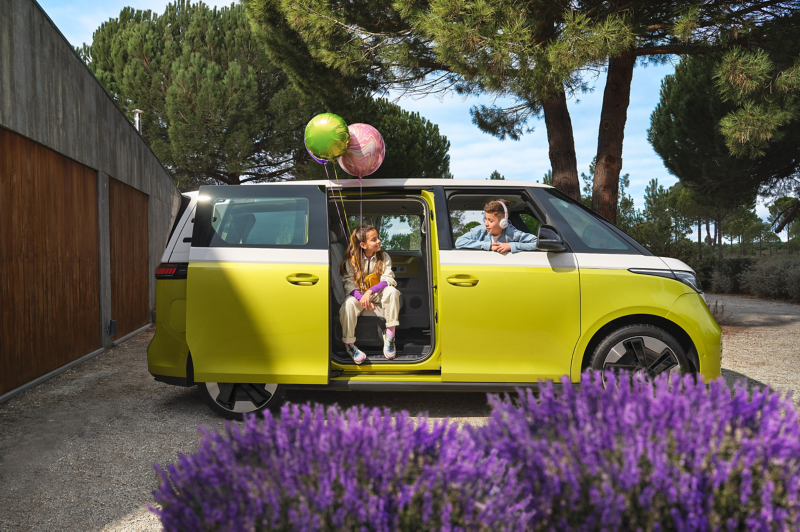 VW ID. Buzz el buss från sidan