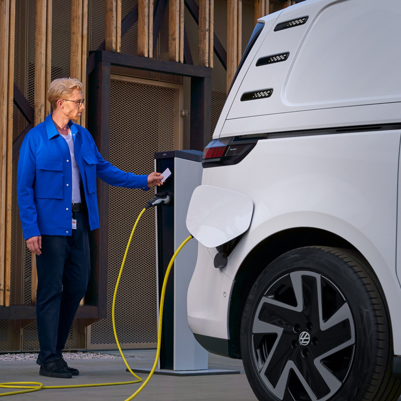 ID. Buzz Cargo getting charged