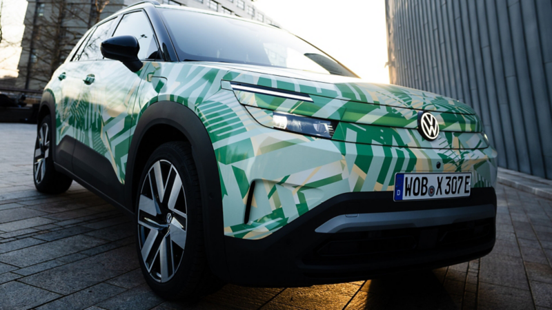 A side view of an ID. Cross parked by the coast