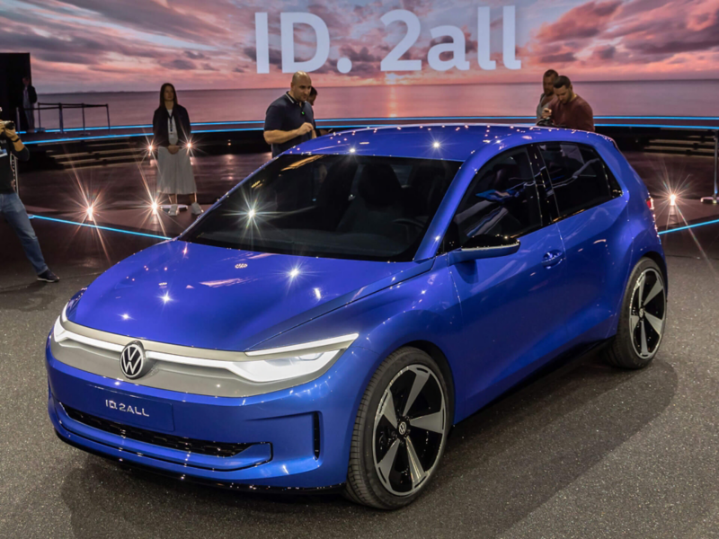 Le concept-car ID. 2all, de 3/4 avant lors de sa présentation au public.