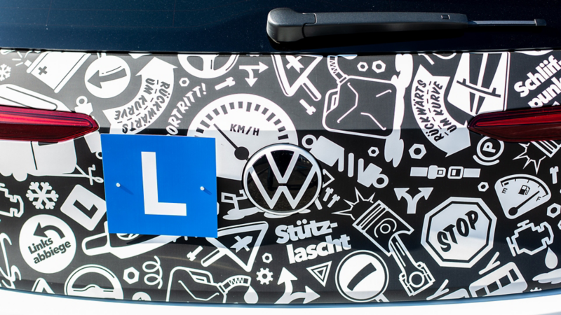 Das blaue L klebt an einem ID.3