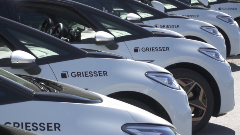 ID.3 von Griesser stehen nebeneinender und die Aufschrift "Griesser" ist bei allen ersichtlich