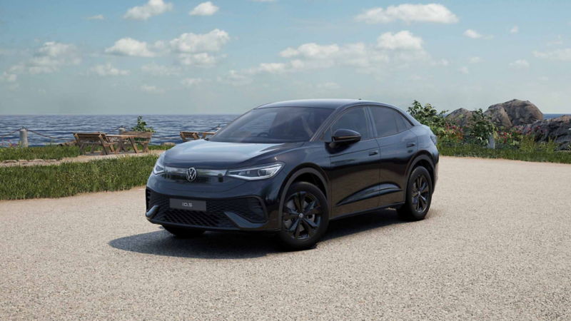 a dark grey ID.5 Black Edition parked in the countryside