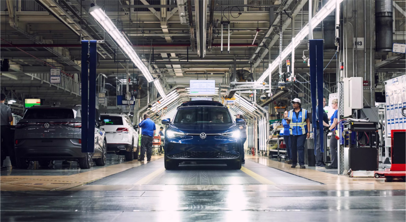 Chattanooga employees working on VW assembly line.