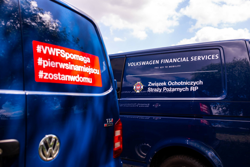 Zbliżenie Volkswagena Transporter T6 dla Ochotniczych Straży Pożarnych 