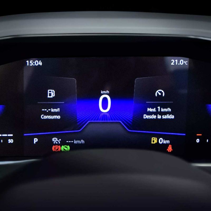 Digital Cockpit de Volkswagen muestra indicadores de gasolina, kilometraje y contenido de anticongelante.