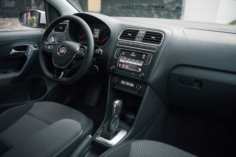 Auto compacto con mantenimiento de anticongelante con servicios adicionales de Volkswagen