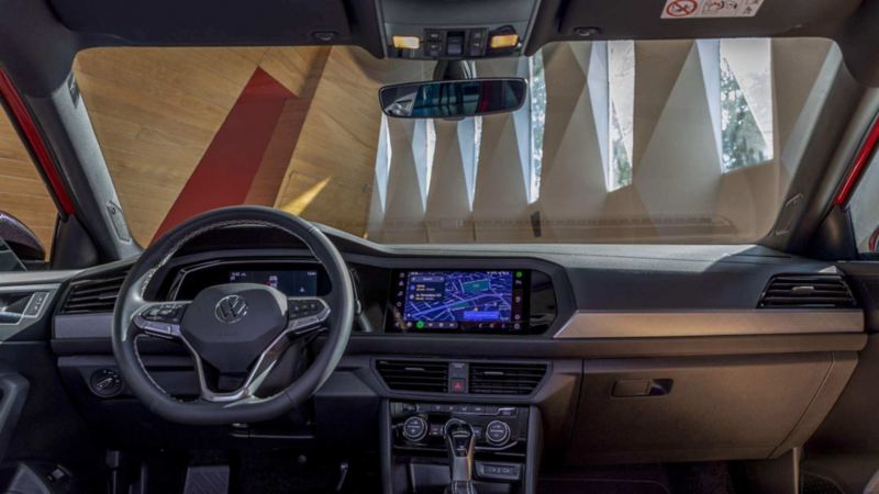 Interior de Jetta 2023 - Pantalla touch, Climatronic y volante multifunciones.
