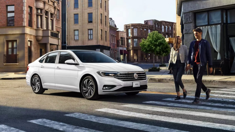 Jetta 2021 VW - Diseño exterior con luz diurna y calaveras traseras en tecnología LED 
