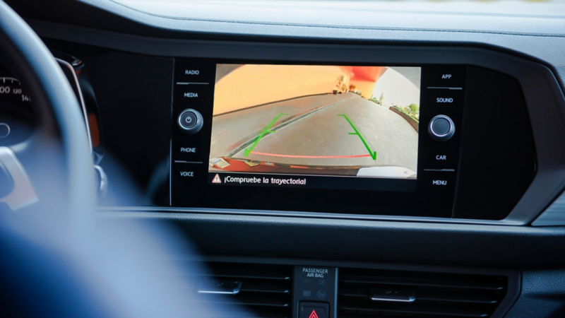 Pantalla de Volkswagen App-Connect presente en tablero de Jetta Wolfsburg Edition
