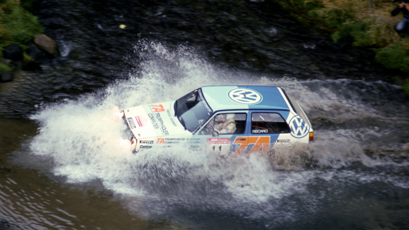 Kenneth Eriksson på rally genom vattendrag