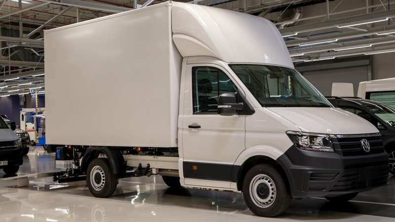 Volkswagen Crafter kontener na podwoziu.