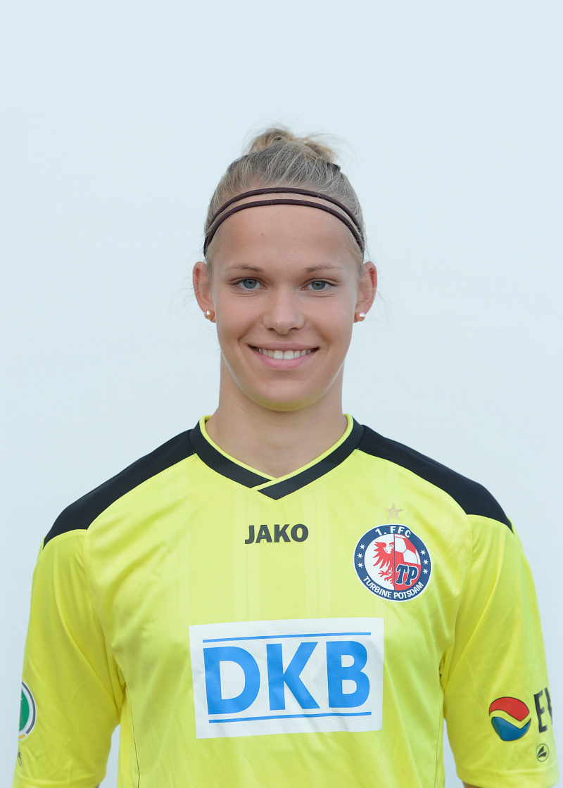 Porträt von Nationalspielerin Laura Engler