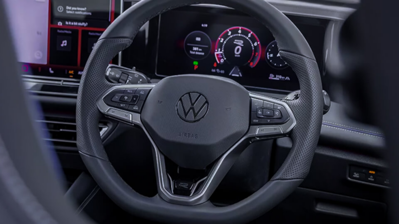 Leather-wrapped multi-function sports steering wheel​