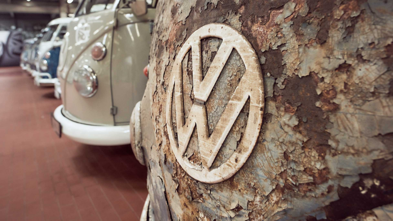 Logo Volkswagen avec beaucoup de rouille