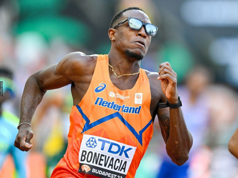 Een foto van Liemarvin Bonevacia die aan het rennen is 