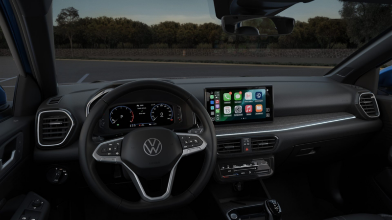 Interior de Tera 2026, con digital cockpit, pantalla de 10 pulgadas y volante multifunciones. 