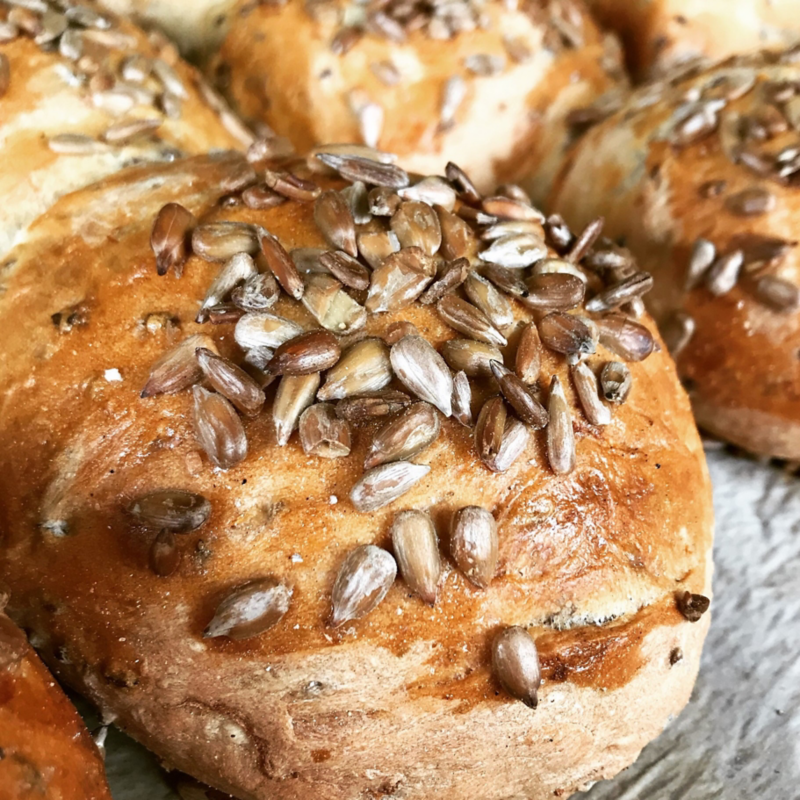 Nybakt bröd från Café Maffen