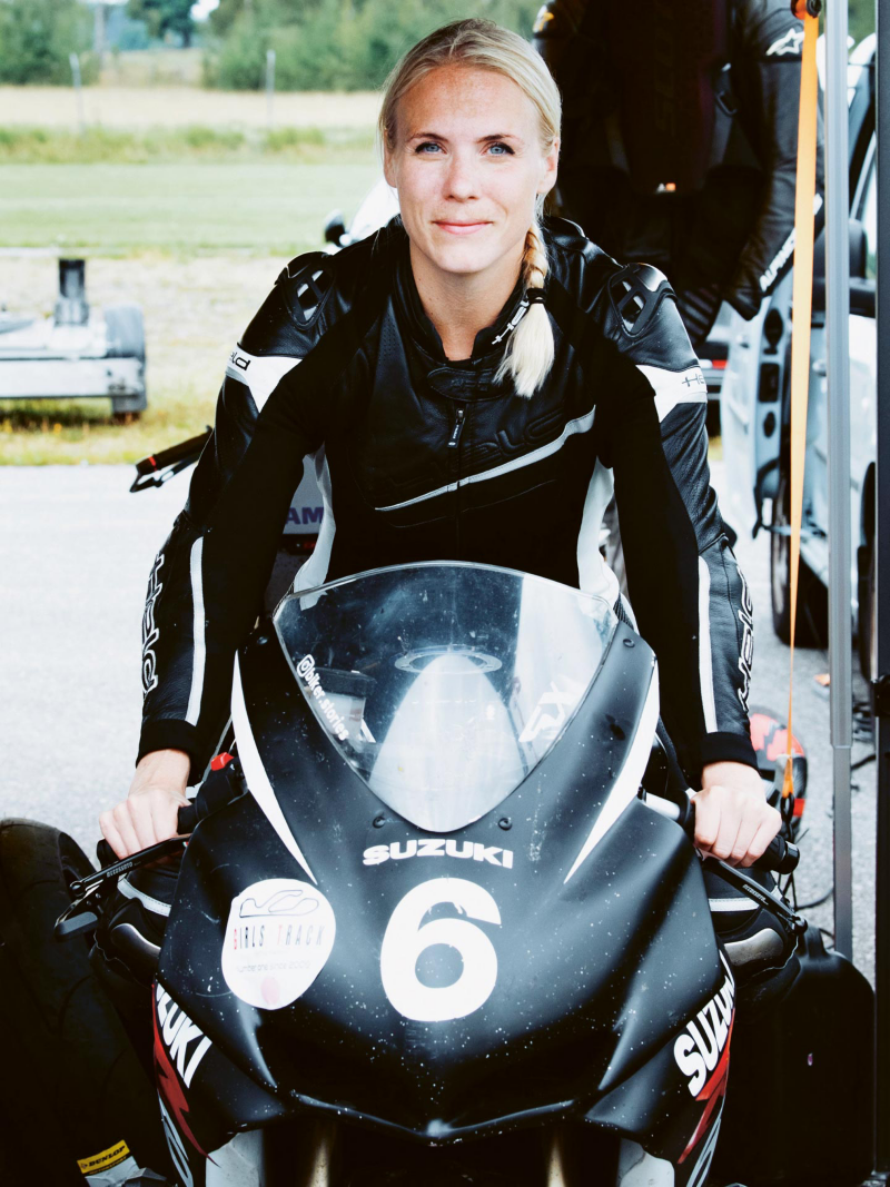 Instagramprofilen biker.stories är roadracingpassion personifierad