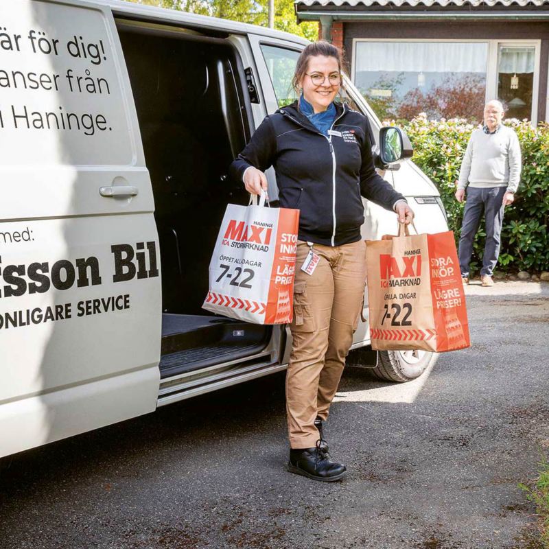 Olofsson Bil och ICA Maxi Haninge samarbetar med matleveranser till riskgrupper