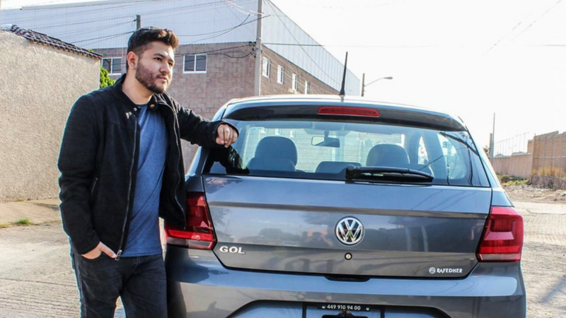 Hugo Saucedo, dueño de Gol Volkswagen. Conoce la historia del conductor y su auto compacto