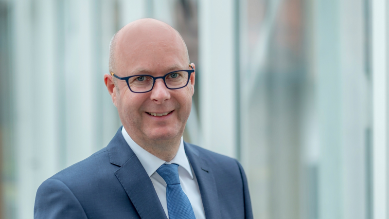 Portraitaufnahme eines Mannes.