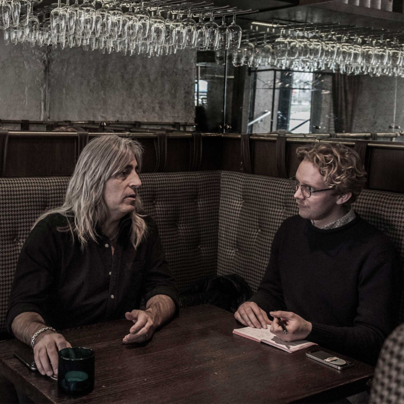 Erik Gustafsson intervjuar Mikkey Dee.
