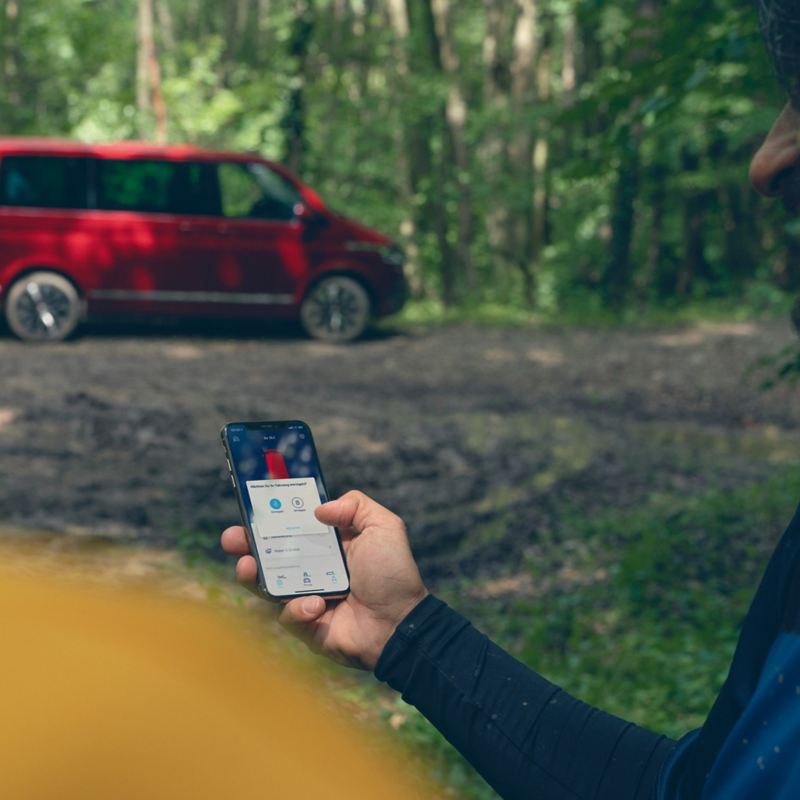 Votre smartphone est connecté à votre véhicule utilitaire Volkswagen grâce à We Connect.