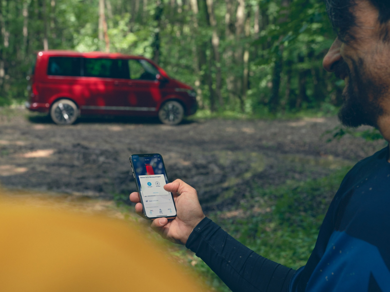 Votre smartphone est connecté à votre véhicule utilitaire Volkswagen grâce à We Connect.