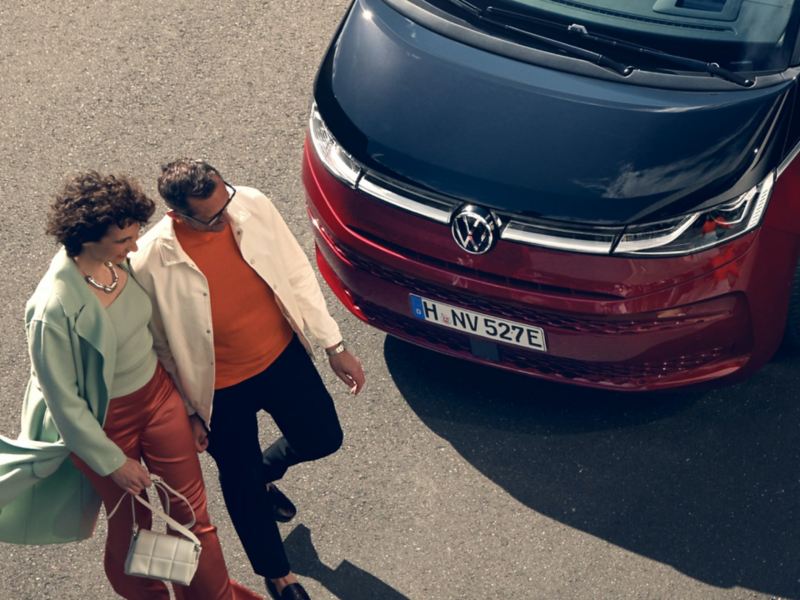 La bande chromée éclairée du VW Multivan Style.