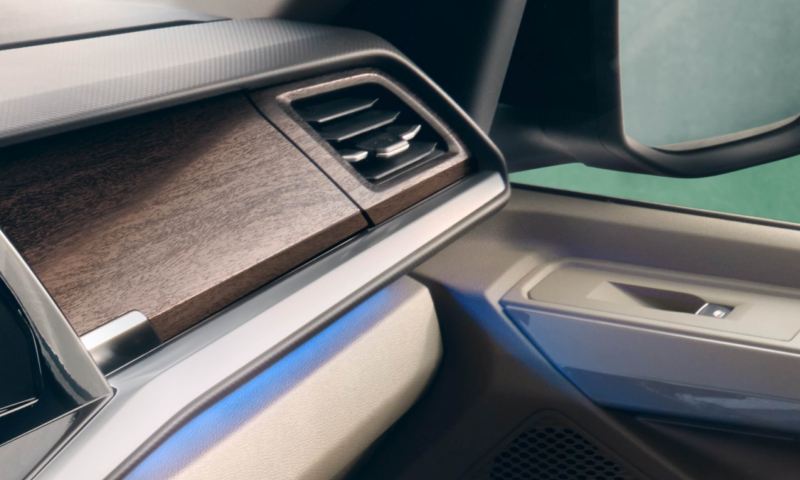 La baguette décorative «Metal Grid» dans le VW Mulitvan.