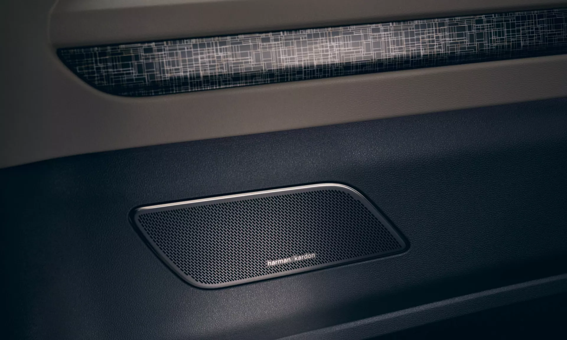 Volkswagen Caravelle Harman Kardon sound system